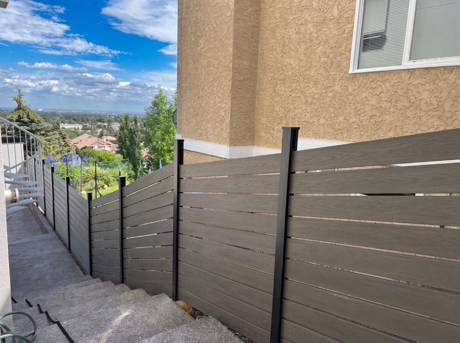 Horizontal composite fence